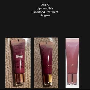 Doll 10 Lip Smoothie Superfood treatment in Berry Bliss lip gloss